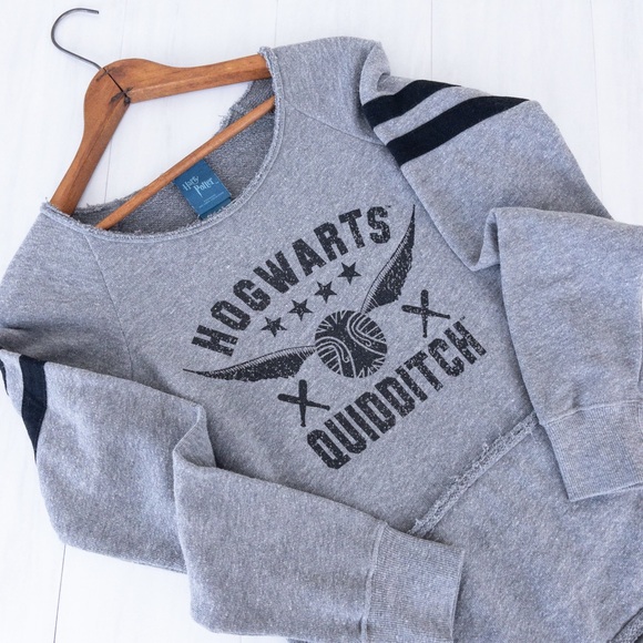 Hot Topics • Harry Potter Quidditch Sweatshirt - Picture 4 of 10